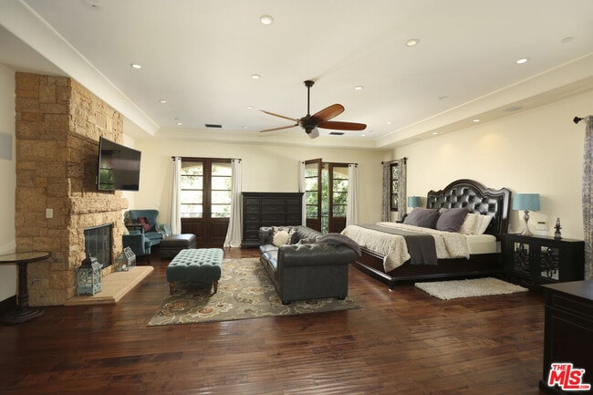 Building Photo - 4718 White Oak Ave