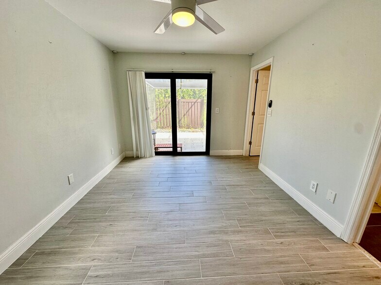 Building Photo - 6300 Royal Woods Dr