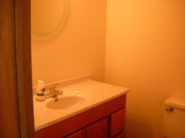 Building Photo - 321 Meadow Green Ln