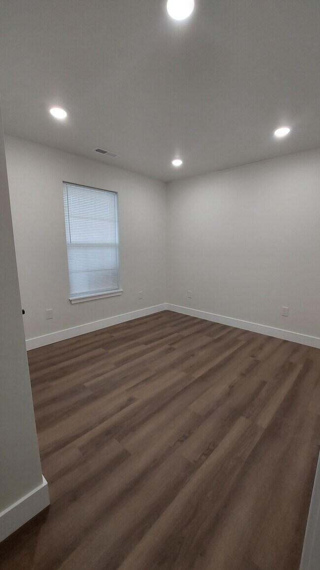 Building Photo - 1708 Prey Ct