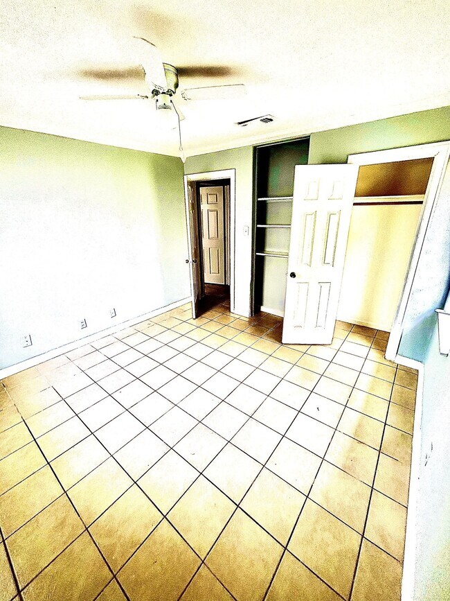 Building Photo - 3017 Fern St
