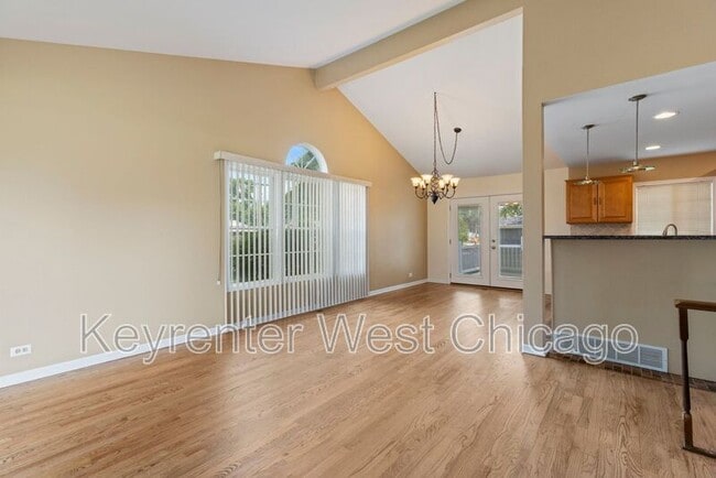 Building Photo - 1003 S Finley Rd