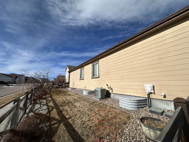 Building Photo - 6808 Cottonwood Tree Dr