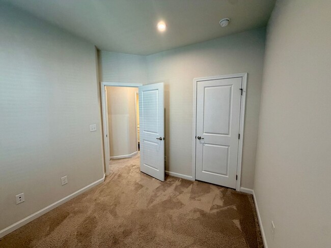 Building Photo - 1214 Ashbury St