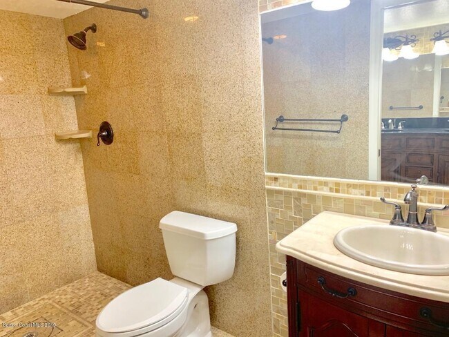 Building Photo - 1811 Jimmy Buffett Mem Hwy