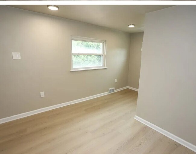 Building Photo - 513 Bucktown Rd