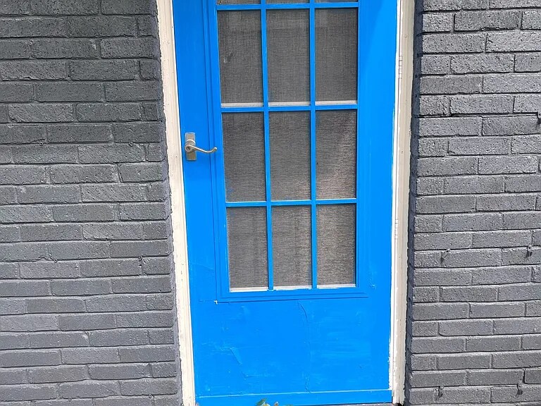 Building Photo - 1604 W 11th St