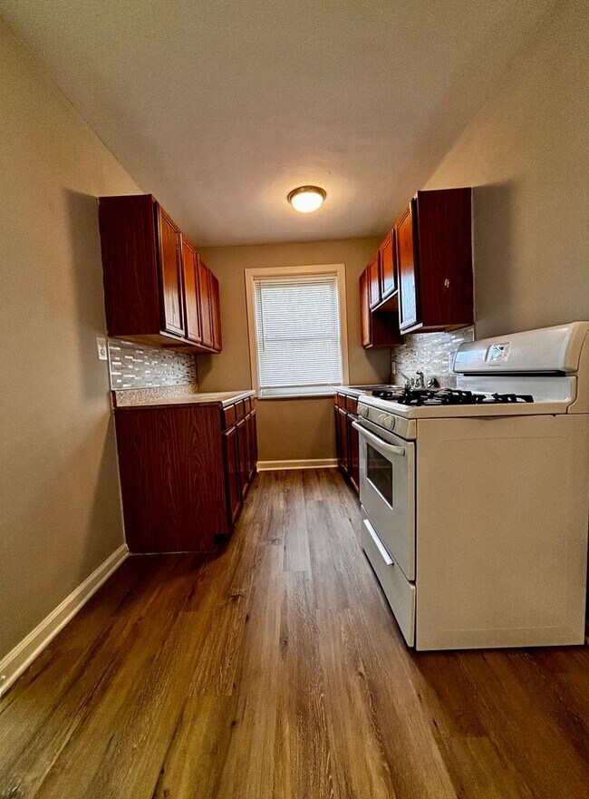 Building Photo - Newly Renovated 2 bedroom in Fairborn! Close to Wright Patt and I-675