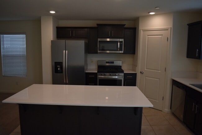 Building Photo - 686 Keenan Ct