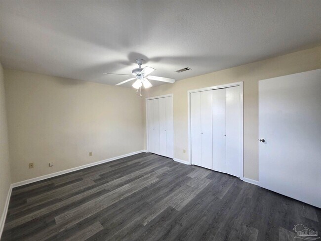 Building Photo - 7819 Hearthstone Cir