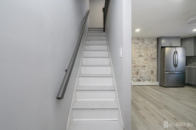 Building Photo - 408 David St