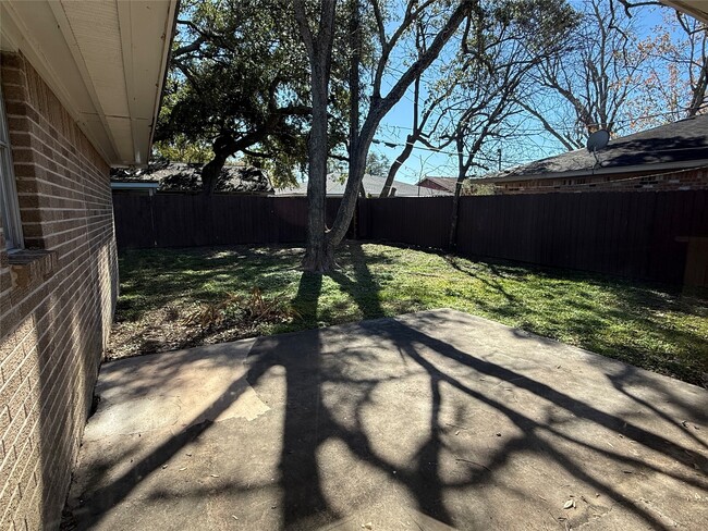 Building Photo - 1809 Capri Ln