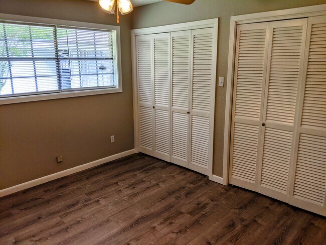 Building Photo - Central Lafayette Charmer