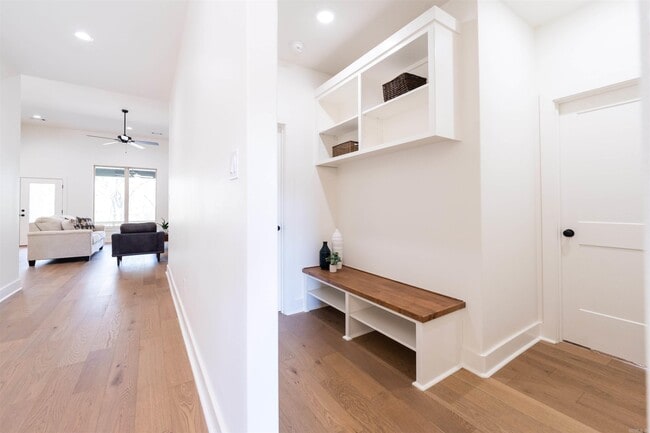 Building Photo - 141 Ridgeview Trl