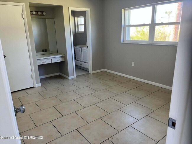 Building Photo - 2170 Emerald Ct