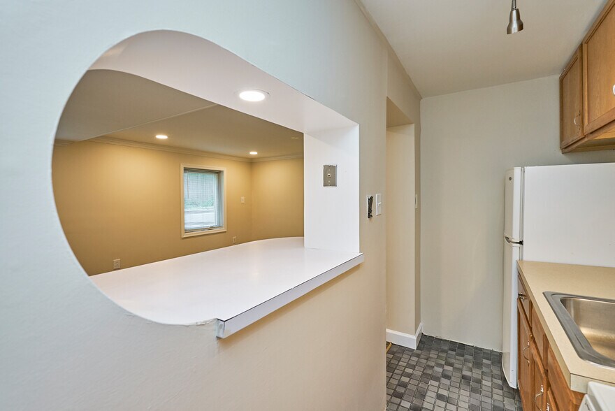 Building Photo - 805 23rd St S