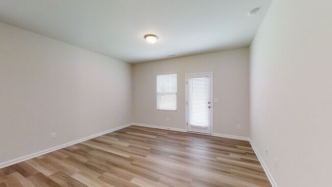 Building Photo - 103 Silver Fir Ln