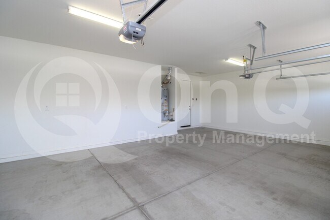 Building Photo - 16090 W Shaw Butte Dr