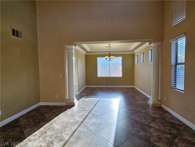 Building Photo - 5604 Pacesetter St