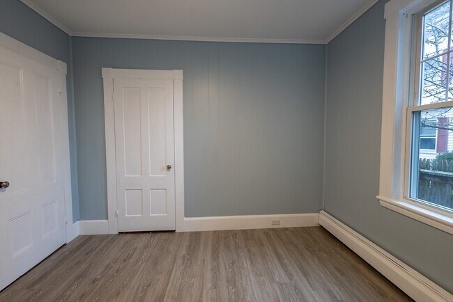 Building Photo - 210 North St