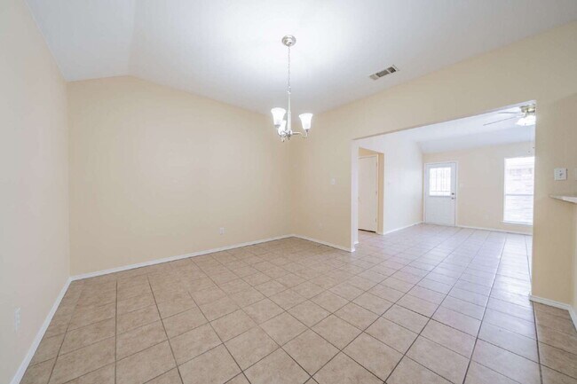 Building Photo - Cute 3 bed, 2 bath home in Grand Prairie