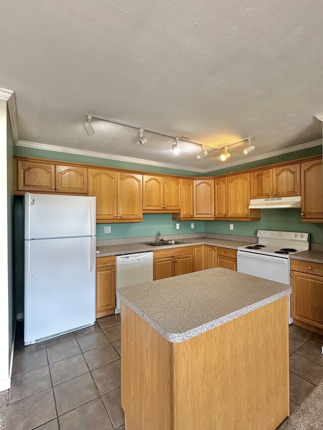 Building Photo - 15155 Seagull Dr