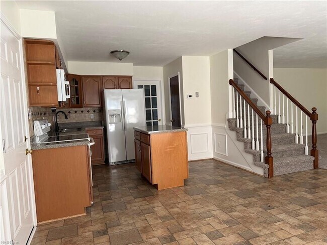 Building Photo - 3339 Dietz Dr