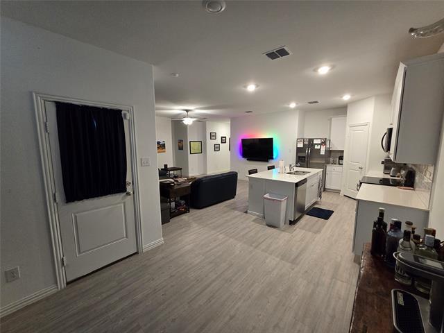 Building Photo - 605 Merriam Dr