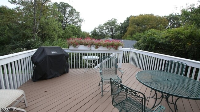 Building Photo - 44 Harvey Dr