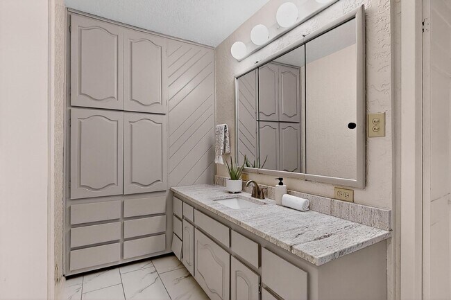 Building Photo - 3503 Berkeley Pl NE