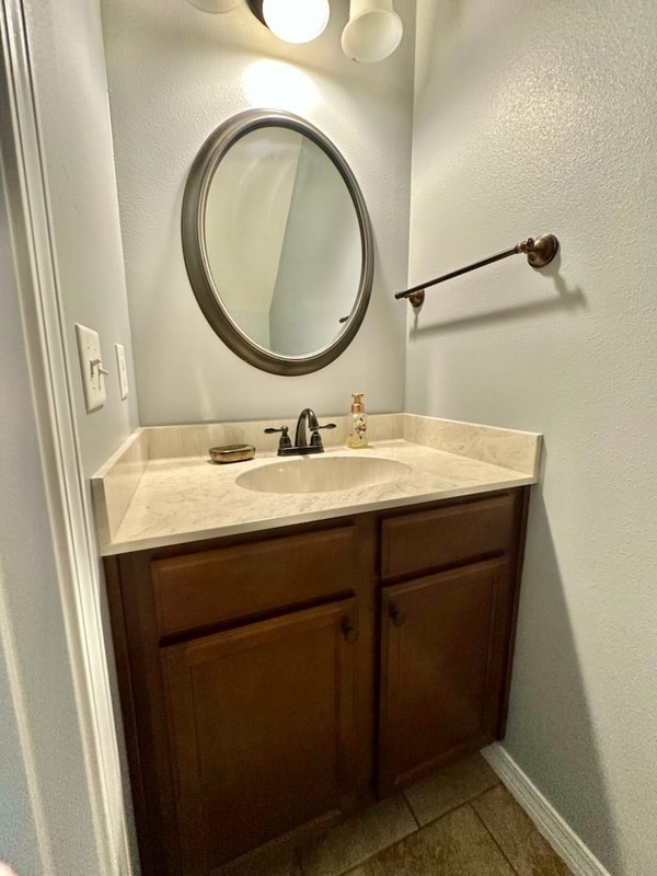 Building Photo - 240 Water Oaks Loop