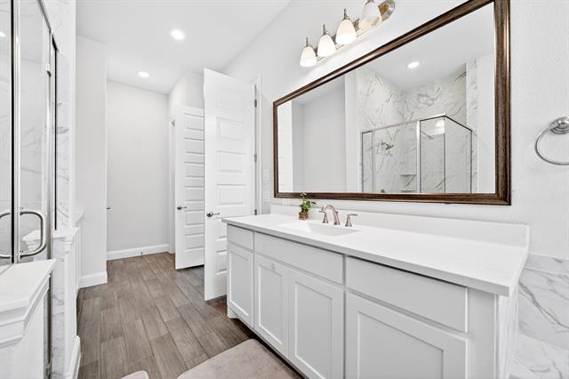Building Photo - 525 Goose Lake Dr