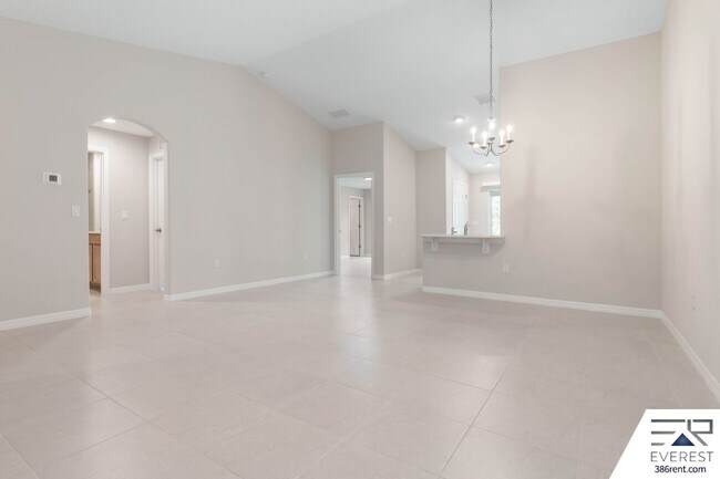 Building Photo - LIKE NEW 3/2/1 TOWNHOUSE IN BEAUTIFUL SEMINOLE WOODS