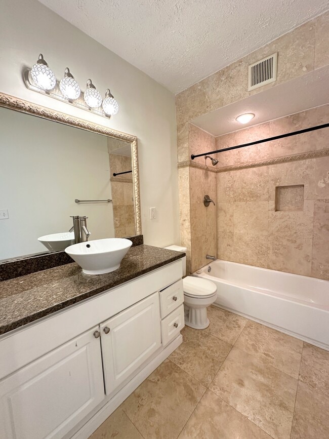 Building Photo - 411 Sapphire Way