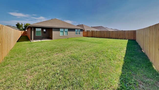 Building Photo - Brand New 4 Bedroom 2 Bath Home in Yukon S...