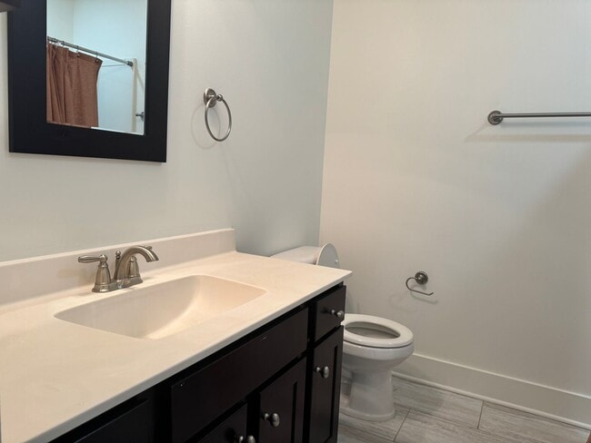Building Photo - Beautiful 3BR Townhome in Franklin