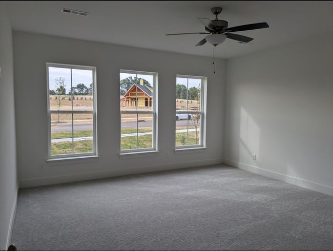 Building Photo - 5025 Greentree Dr