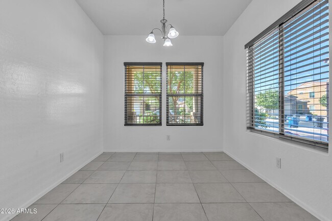 Building Photo - 2354 E Bellerive Dr