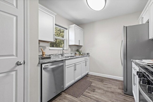 Building Photo - 484 Linwood Ave