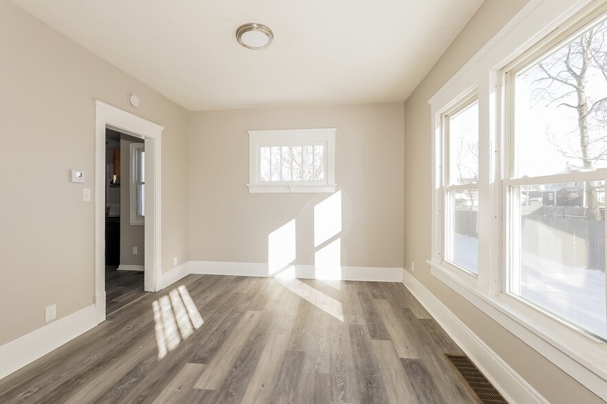 Building Photo - 2229 10th St SW