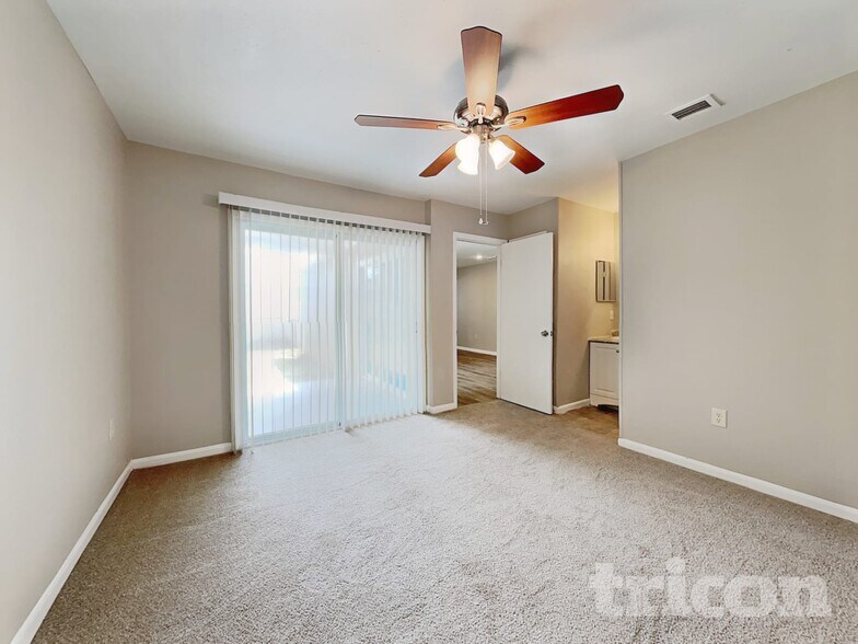 Building Photo - 1408 Highview Rd