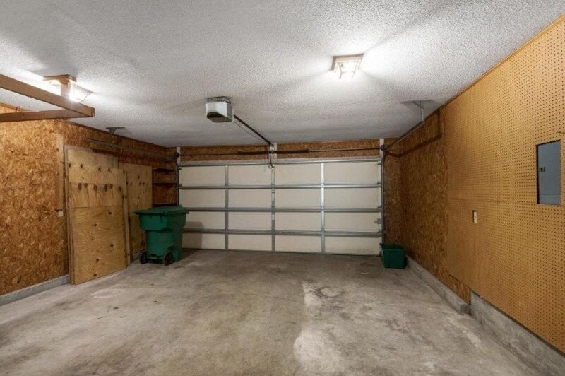 Building Photo - 2014 Mistral Ln E