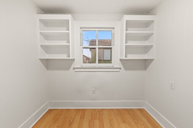 Building Photo - 4728 Avenue R 1/2