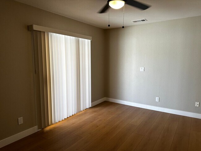 Building Photo - Freshly Updated 3bd/2ba home for rent!