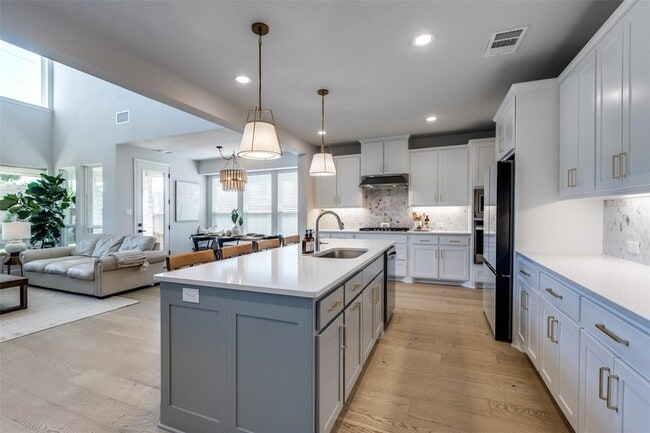 Building Photo - 1000 Adair Rd