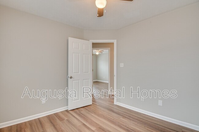 Building Photo - 7640 Pleasantville Way