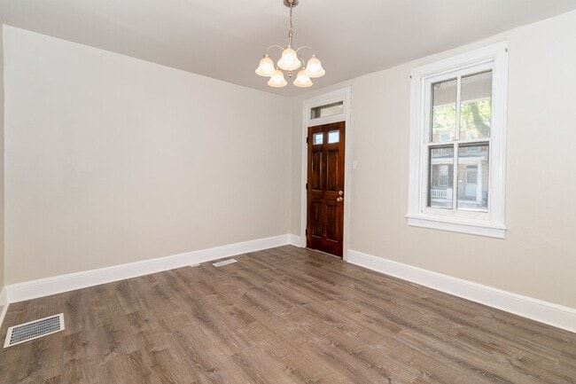 Building Photo - 2 bedroom home in Carlisle!