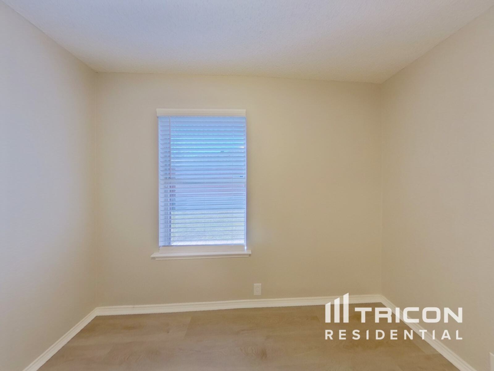 Building Photo - 1310 Cloyne Dr