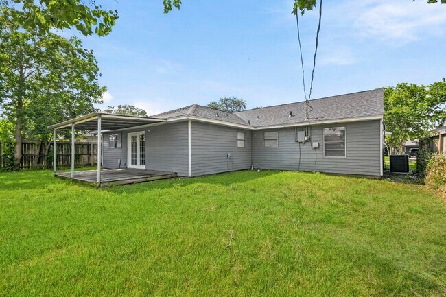 Building Photo - 5413 Vae Dr