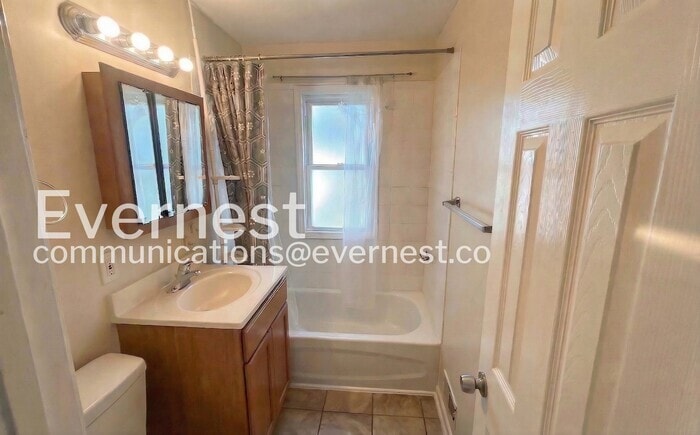 Building Photo - 16913 Lotus Dr